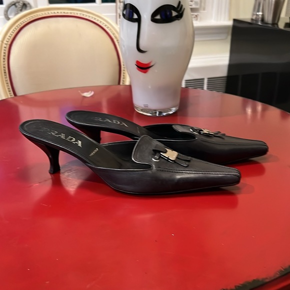 Size 40 PRADA sling back 2 1/2 inch heel - Picture 3 of 8